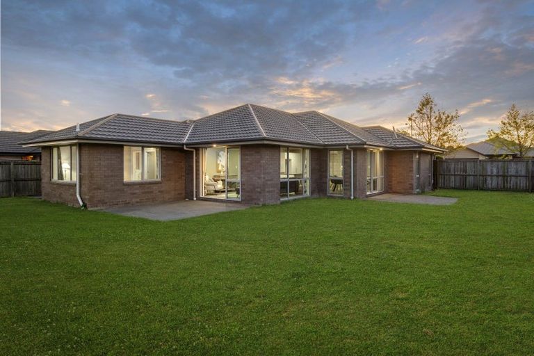 Photo of property in 70 Aidanfield Drive, Aidanfield, Christchurch, 8025