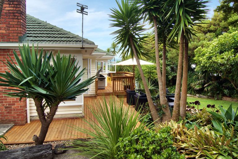 Photo of property in 235a Titirangi Road, Titirangi, Auckland, 0604