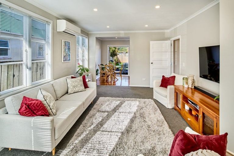 Photo of property in 33 Gibson Crescent, Naenae, Lower Hutt, 5011