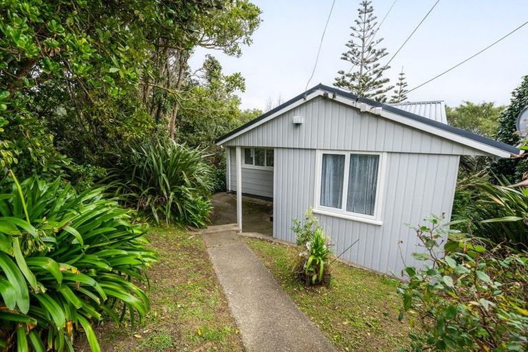 Photo of property in 18 Northumberland Street, Cannons Creek, Porirua, 5024