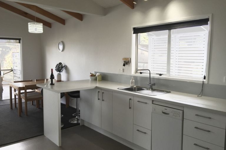 Photo of property in 9 Barrier View Road, Leigh, 0985