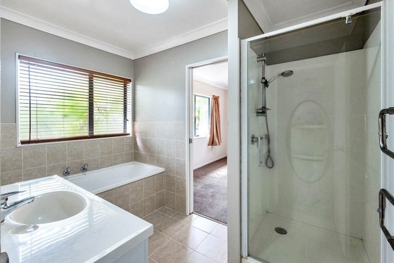 Photo of property in 170 Pooks Road, Swanson, Auckland, 0612