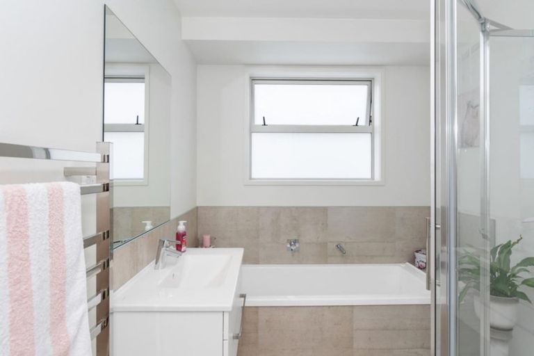 Photo of property in 10 Batty Street, Papamoa Beach, Papamoa, 3118