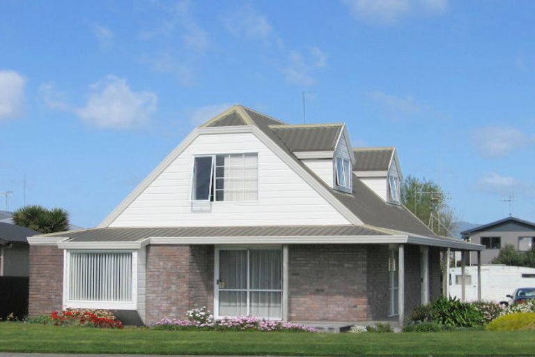 Photo of property in 906 Papamoa Beach Road, Papamoa Beach, Papamoa, 3118