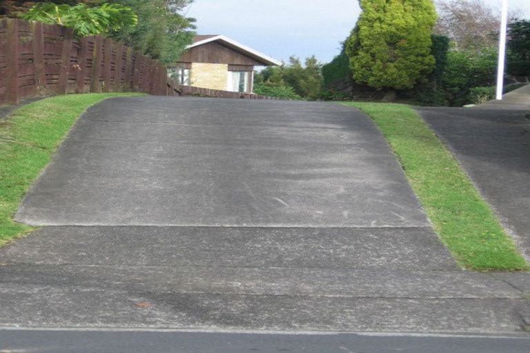 Photo of property in 17b Te Anau Place, Pakuranga Heights, Auckland, 2010