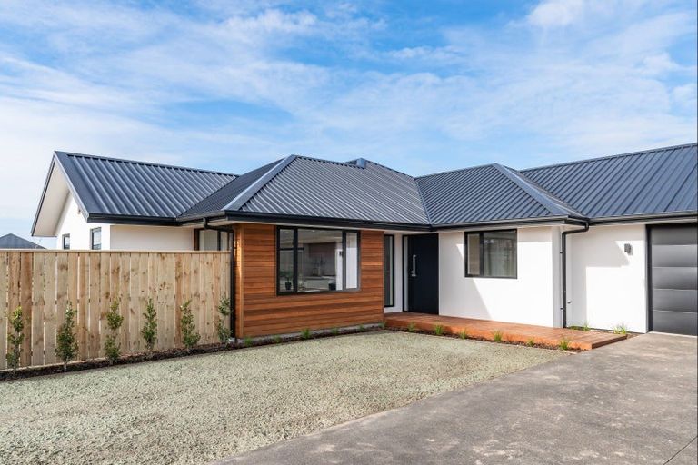 Photo of property in 23 Ridgeland Way, West Melton, 7618