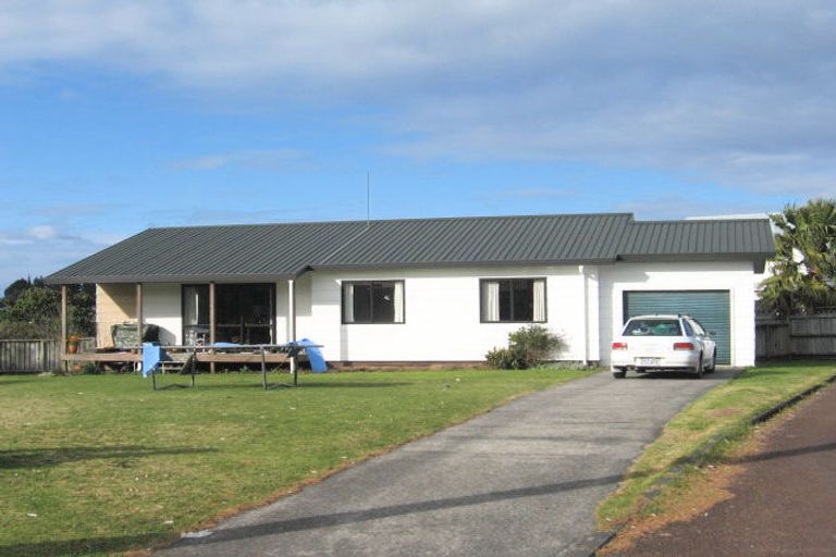 Photo of property in 18 Willow Grove, Tairua, 3508
