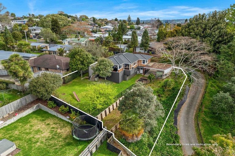 Photo of property in 107 Sutherland Road, Brookfield, Tauranga, 3110