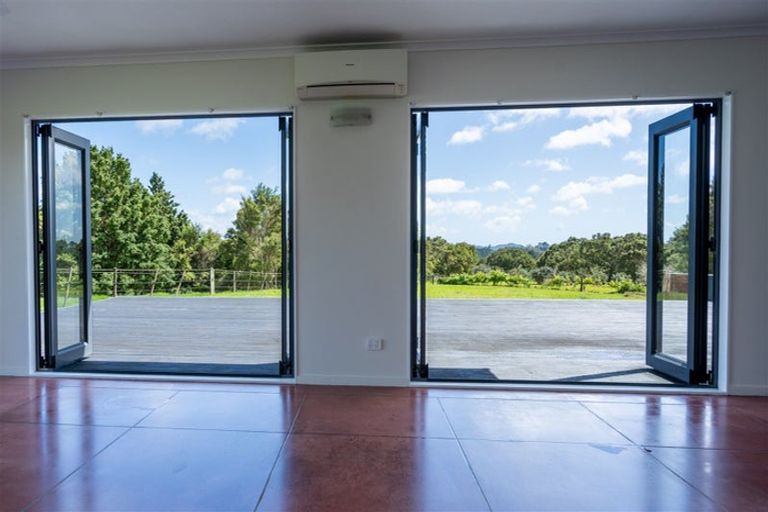 Photo of property in 42 Piwakawaka Rise, Karetu, 0283