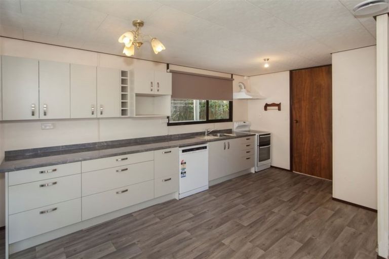 Photo of property in 1/21 Sarajevo Place, Massey, Auckland, 0614