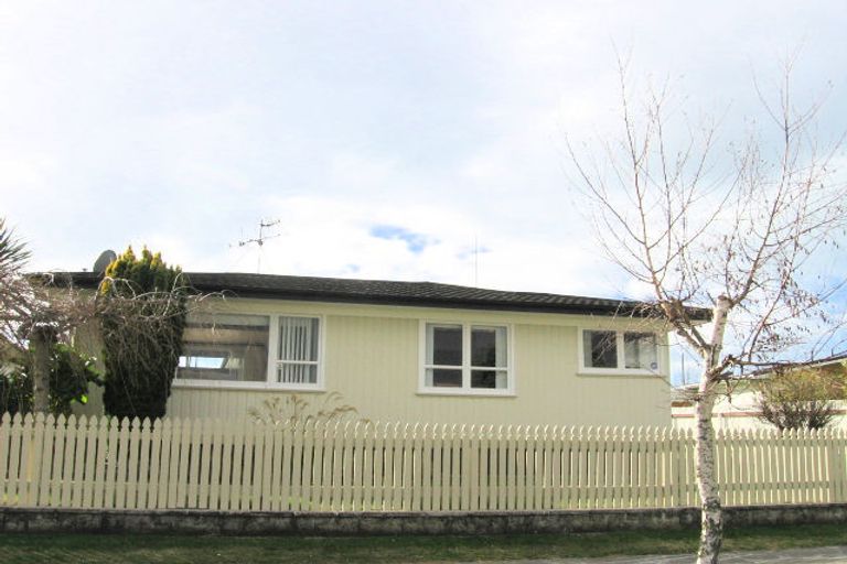 Photo of property in 18 Skerrett Crescent, Tamatea, Napier, 4112