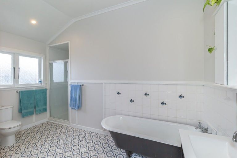 Photo of property in 556a Queen Street East, Levin, 5510