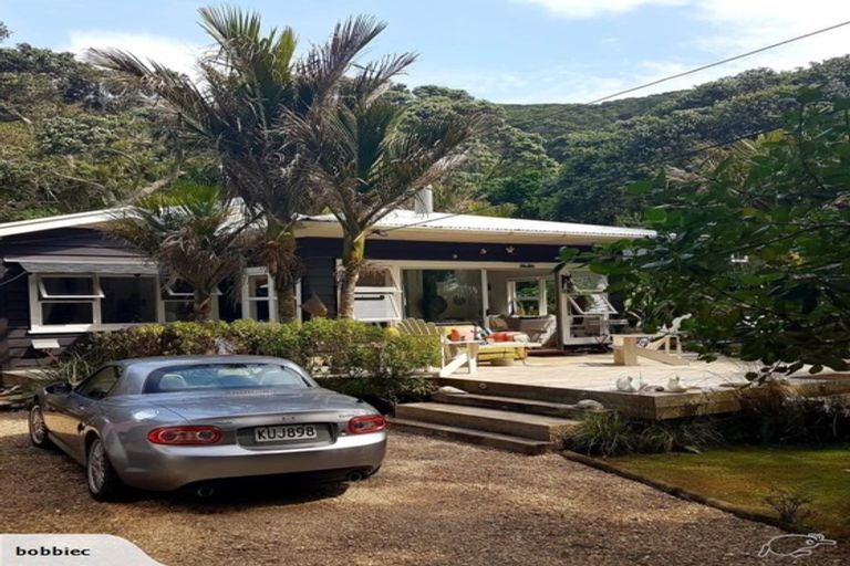 Photo of property in 54 Beach Valley Road, Piha, New Lynn, 0772