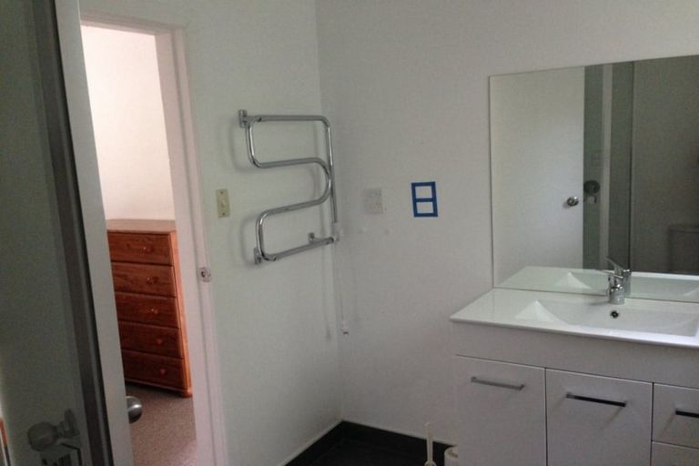 Photo of property in 9 Stottholm Road, Titirangi, Auckland, 0604