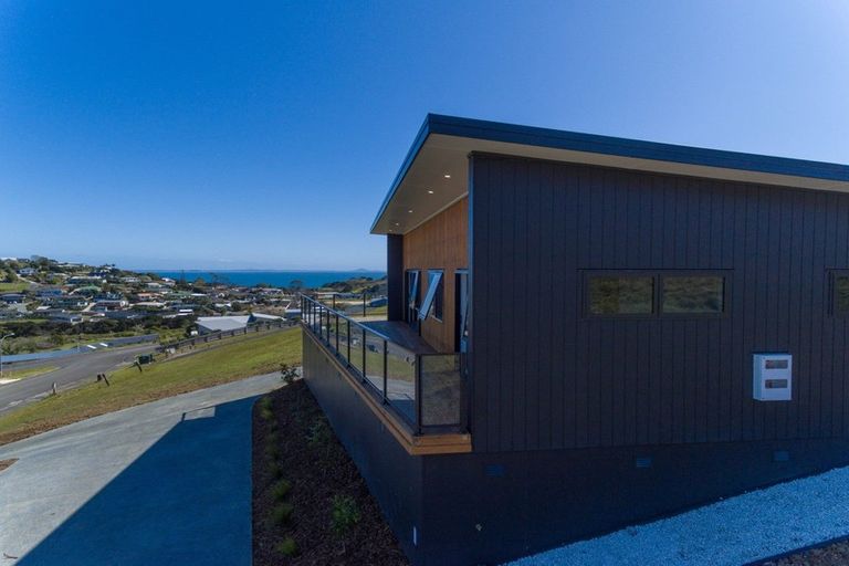 Photo of property in 14 Freyja Crescent, Coopers Beach, 0420