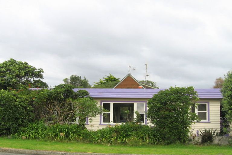Photo of property in 14 Toru Road, Paraparaumu Beach, Paraparaumu, 5032