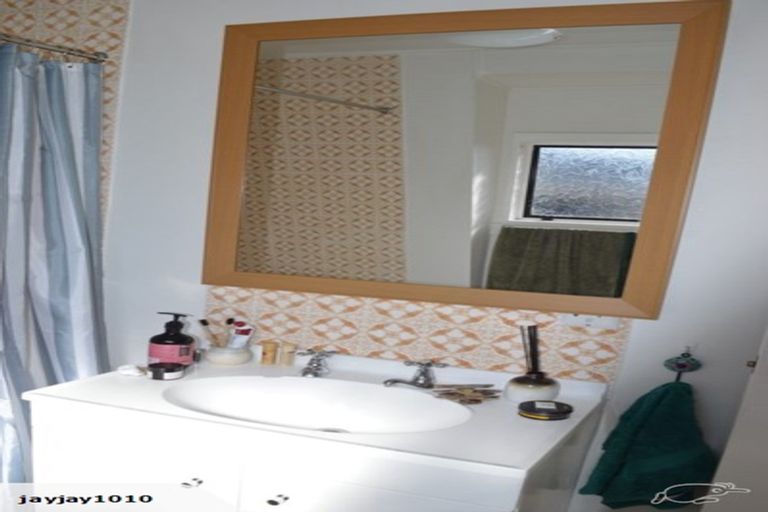 Photo of property in 5/100 Lyall Parade, Lyall Bay, Wellington, 6022