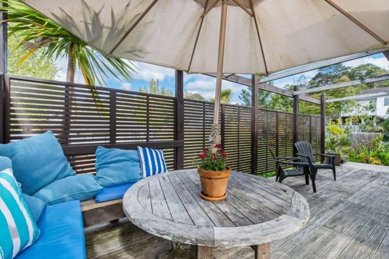 Photo of property in 30 Hydra Place, Glen Eden, Auckland, 0602