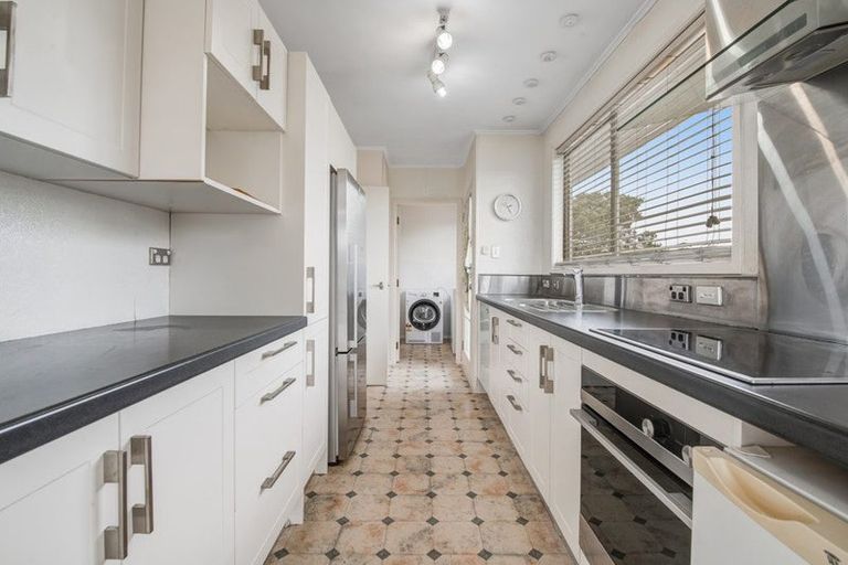 Photo of property in 36 Tonkin Drive, Sunnynook, Auckland, 0620