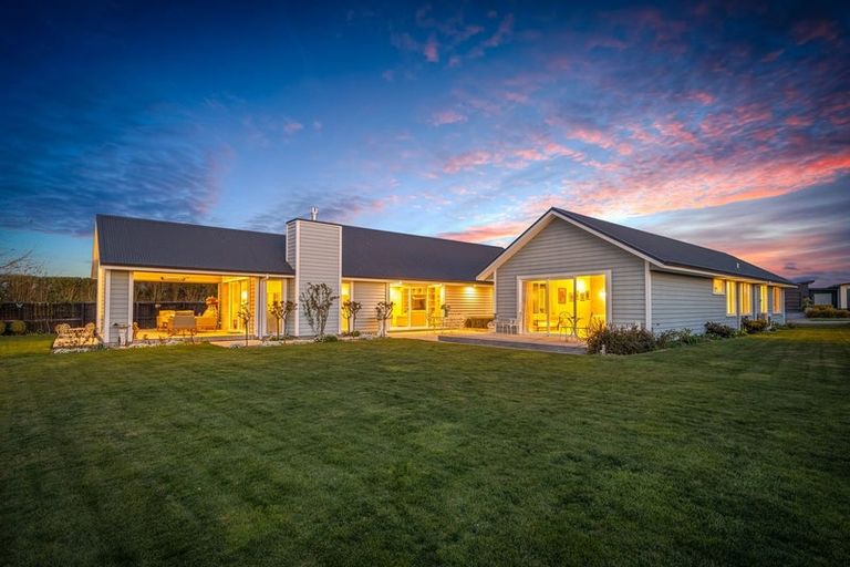 Photo of property in 127 Ridgeland Way, West Melton, 7676