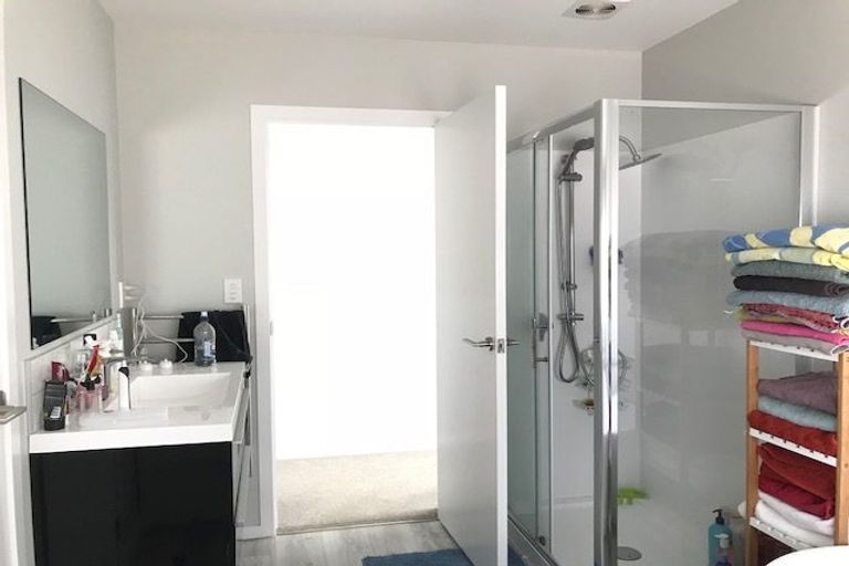 Photo of property in 35b Herald Street, Berhampore, Wellington, 6023