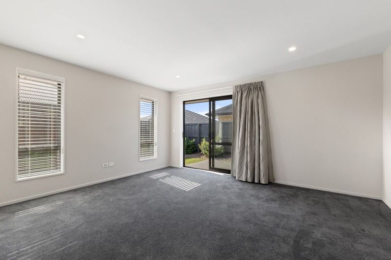 Photo of property in 130 Shillingford Boulevard, Rolleston, 7615