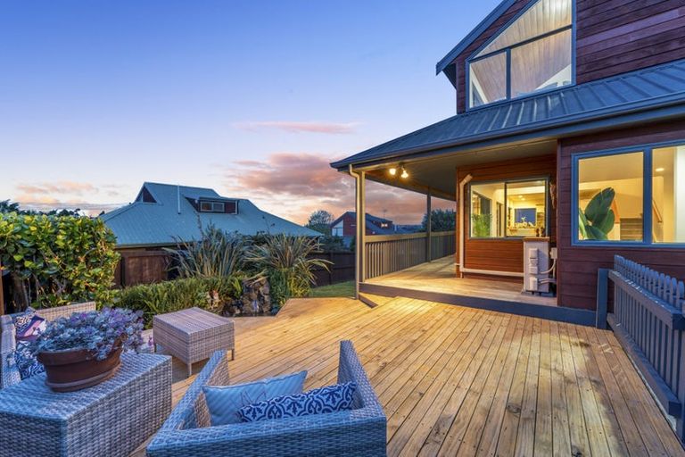 Photo of property in 30 Farquhar Road, Glendene, Auckland, 0602