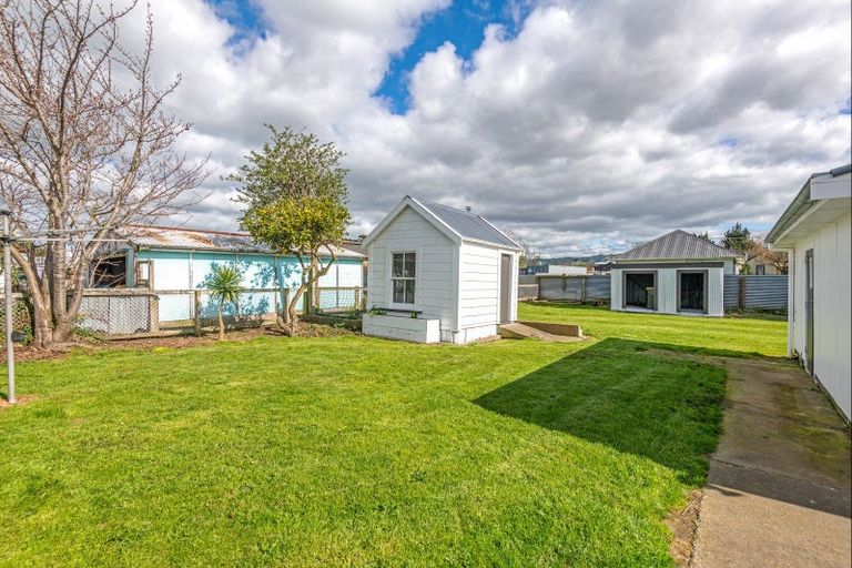 Photo of property in 7 Ross Street, Woodville, 4920