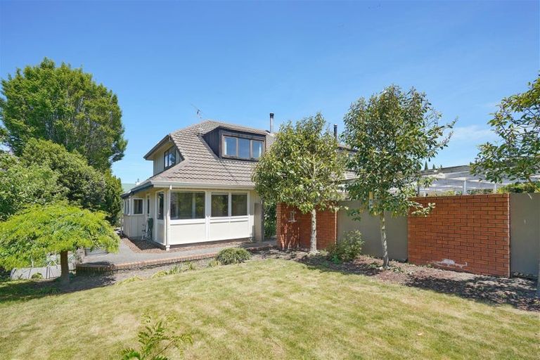 Photo of property in 70b Avonhead Road, Avonhead, Christchurch, 8042