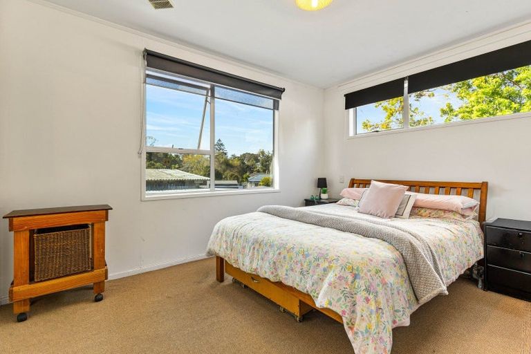 Photo of property in 6 Coey Place, Glen Eden, Auckland, 0602