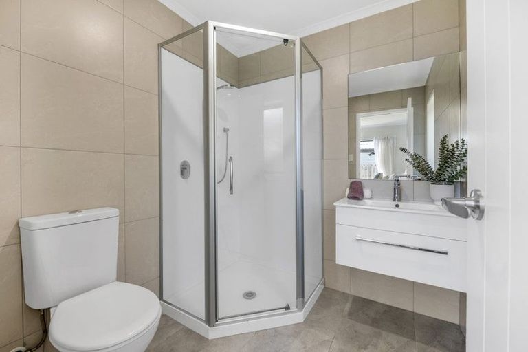 Photo of property in 5 Park Chester Road, Pukekohe, 2120