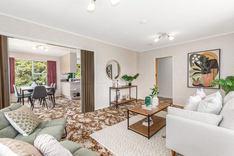 Photo of property in 341 Riverside Drive, Fairfield, Lower Hutt, 5011