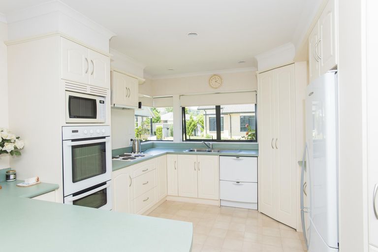 Photo of property in 4 Coulston Place, Riverdale, Gisborne, 4010