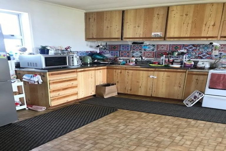 Photo of property in 1/163 Rongotai Road, Rongotai, Wellington, 6022