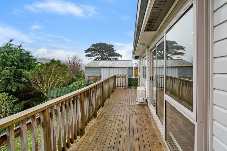 Photo of property in 44a Taylor Terrace, Tawa, Wellington, 5028