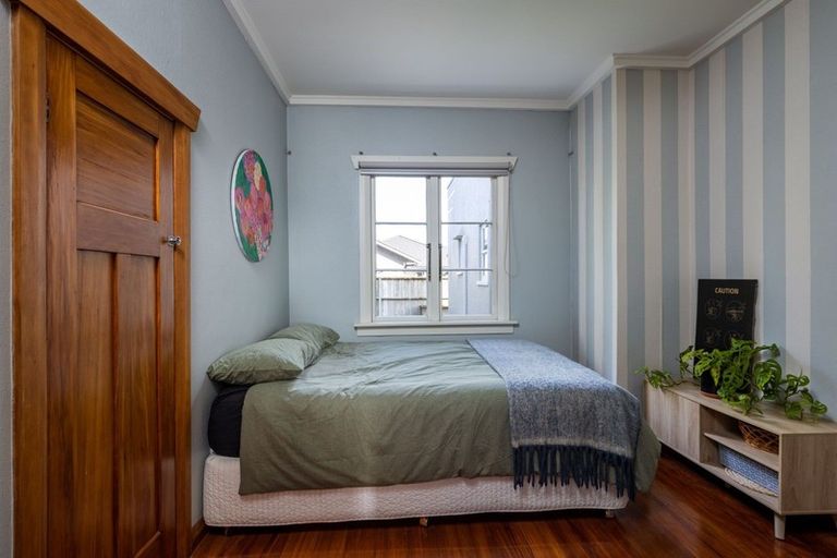 Photo of property in 180 Brooklands Road, Vogeltown, New Plymouth, 4310