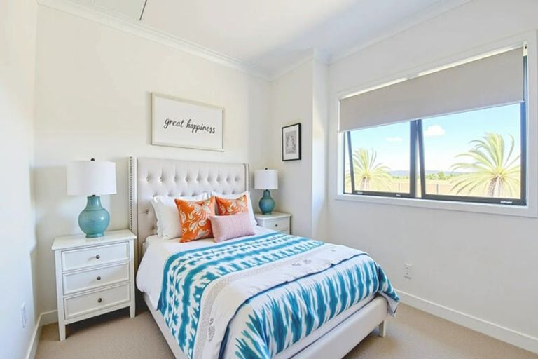 Photo of property in 5/2 Frances Bryers Road, Hobsonville, Auckland, 0616