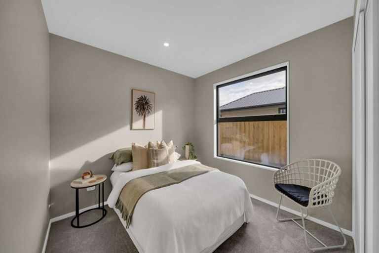 Photo of property in 21 Ellmers Street, Woodend, 7691