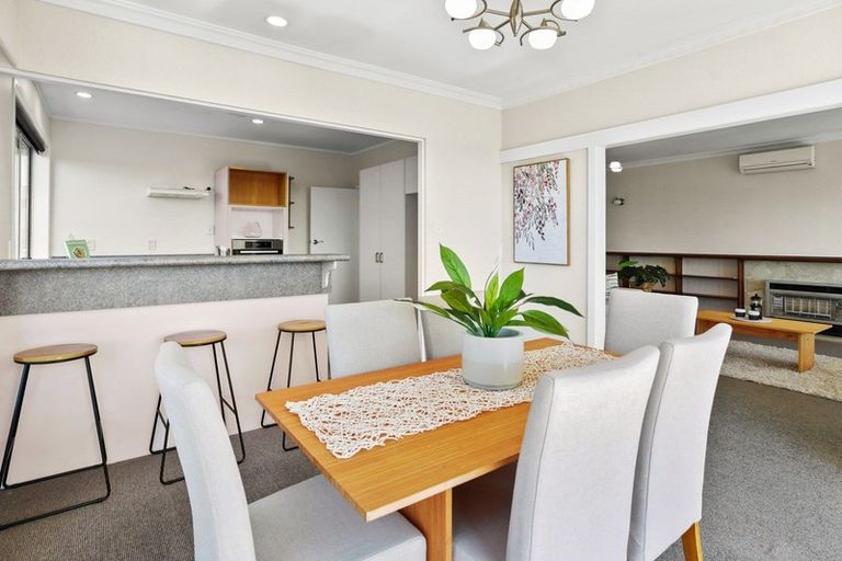 Photo of property in 35 Hillcrest Road, Hillcrest, Hamilton, 3216