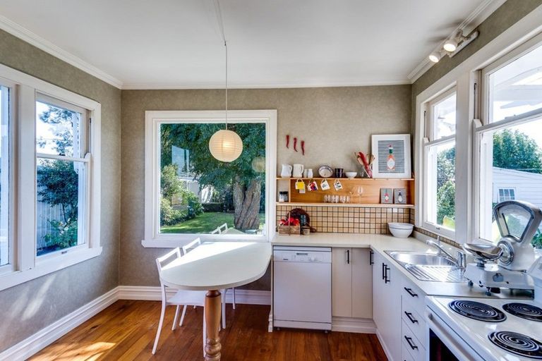 Photo of property in 99 Tollemache Road East, Longlands, Hastings, 4122