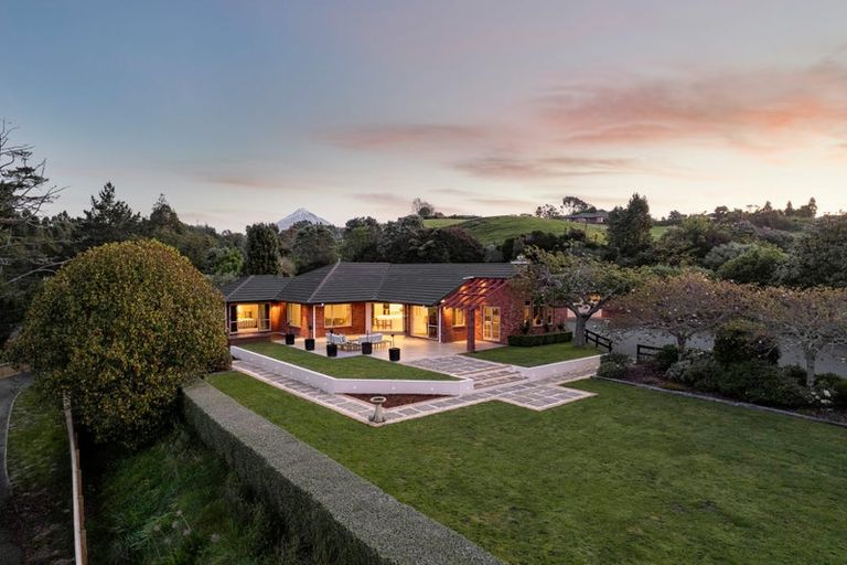 Photo of property in 377 Frankley Road, Ferndale, New Plymouth, 4310