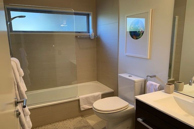 Photo of property in 38 Amber Close, Arthurs Point, Queenstown, 9371