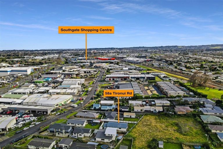 Photo of property in 58a Tironui Road, Takanini, 2112