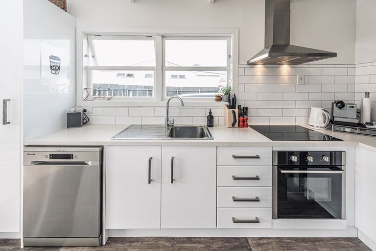 Photo of property in 8a Kings Avenue, Gonville, Whanganui, 4501