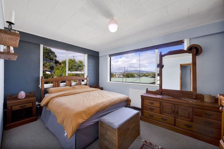 Photo of property in 15 Mount View Place, Spotswood, New Plymouth, 4310
