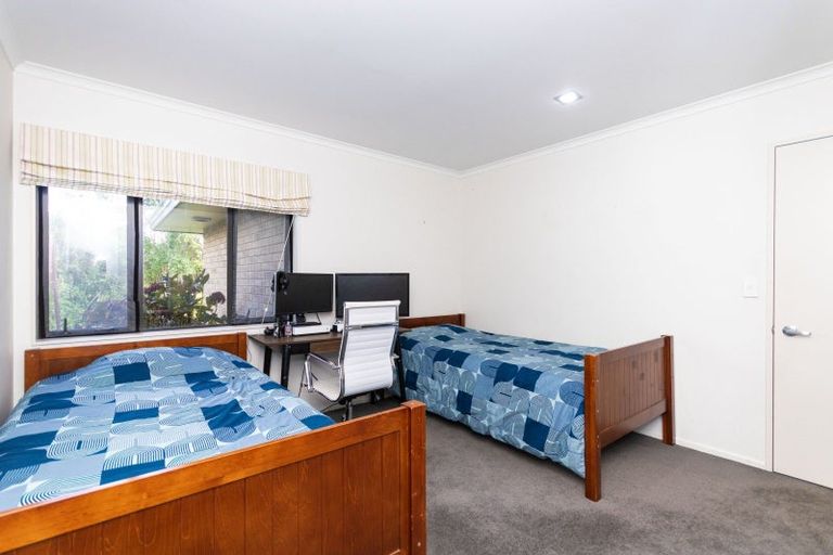 Photo of property in 29 Johnstone Drive, Fitzherbert, Palmerston North, 4410
