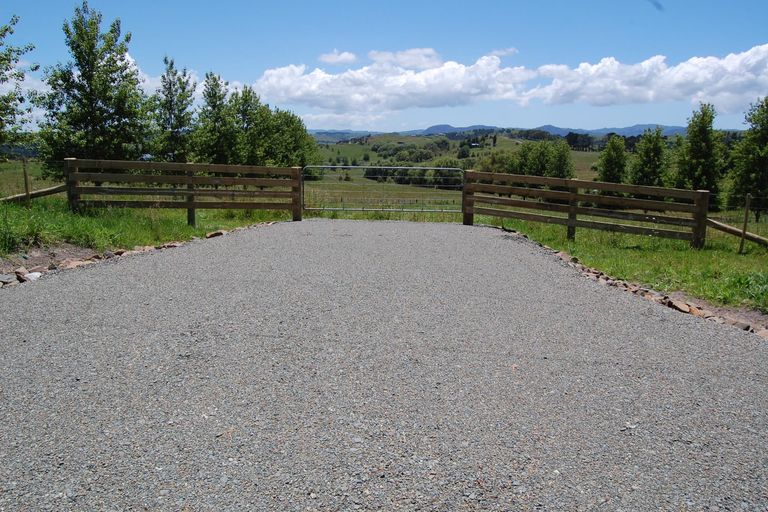 Photo of property in 54 Rangiora Road, Kaiwaka, 0573