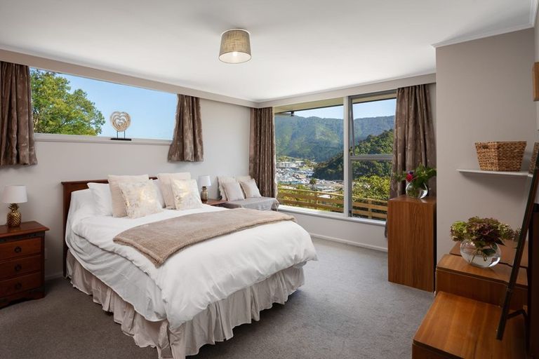 Photo of property in 25 Suffolk Street, Picton, 7220