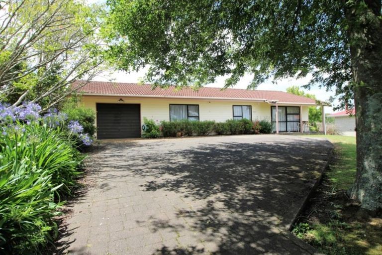 Photo of property in 11 Richardson Street, Woodville, 4920