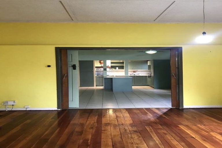 Photo of property in 16 Rimu Street, New Lynn, Auckland, 0600